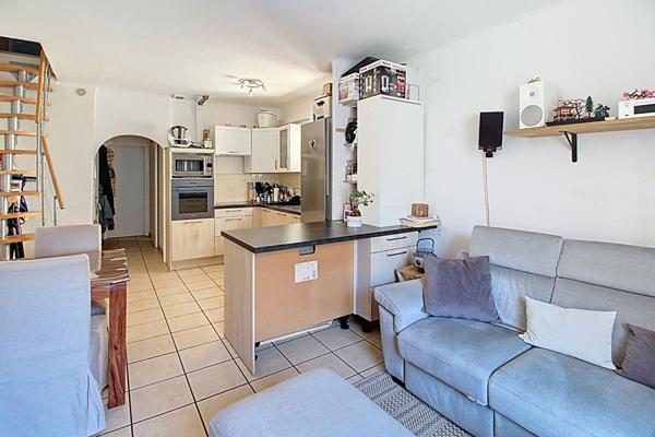 A VENDRE en EXCLUSIVITE ! Appartement duplex LORGUES 4 pièces avec terrasse tropézienne