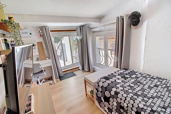 A VENDRE en EXCLUSIVITE ! Appartement duplex LORGUES 4 pièces avec terrasse tropézienne