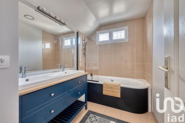 Maison à vendre 8 pièces 168 m² Saint-Thibault-des-Vignes