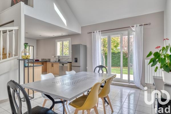 Maison à vendre 8 pièces 168 m² Saint-Thibault-des-Vignes