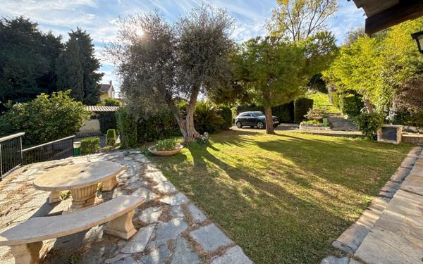 Maison à vendre    5 pièces • 160 m2 Nice