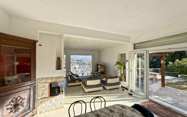 Maison à vendre    5 pièces • 160 m2 Nice