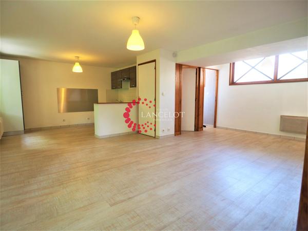 T3 de 81 m² utiles proche village