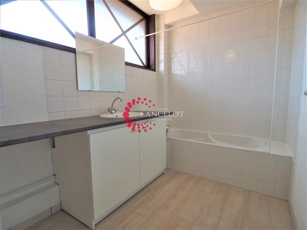 T3 de 81 m² utiles proche village