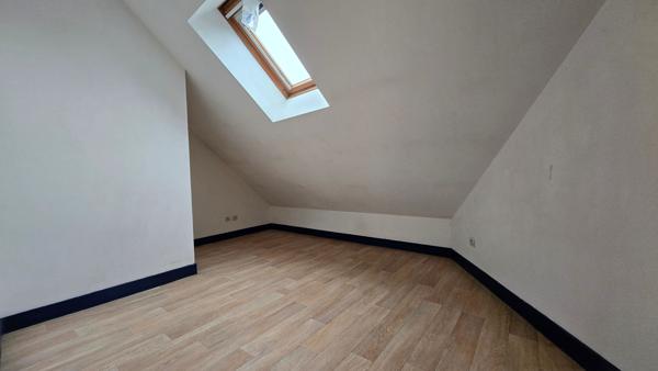 Appartement avec balcon et parking Saint Jean De La Ruelle 2 pièce(s) 50.10 m2