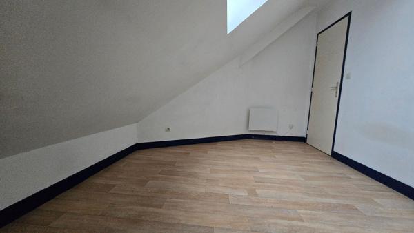 Appartement avec balcon et parking Saint Jean De La Ruelle 2 pièce(s) 50.10 m2