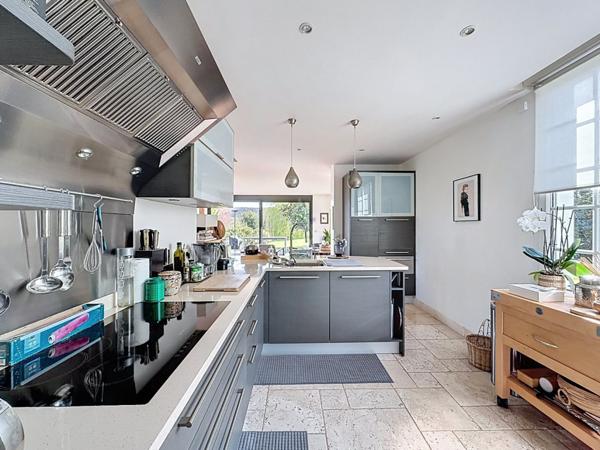 Maison 6 chambres à Pont-l’Évêque – Piscine & vie de plain-pied