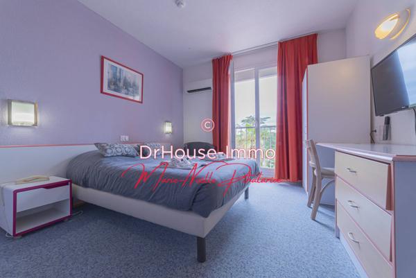 Commerce à vendre 90 pièces de 2 500 m²