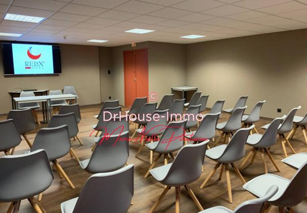 Commerce à vendre 90 pièces de 2 500 m²