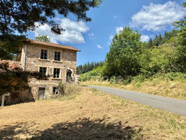 MAISON EN PIERRE MITOYENNE, 142 M2, 235 M2 DE TERRAIN, ENTIÈREMENT À RÉNOVER, CAVES