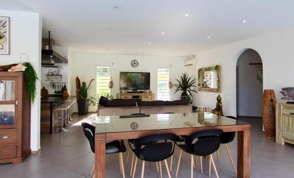 Baie-Mahault (97122) Maison contemporaine haut de gamme avec piscine – Baie-Mahault