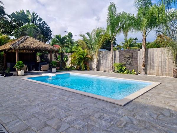 Baie-Mahault (97122) Maison contemporaine haut de gamme avec piscine – Baie-Mahault