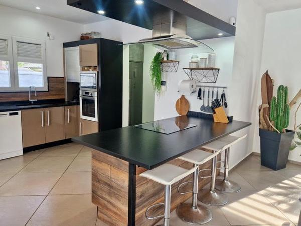 Baie-Mahault (97122) Maison contemporaine haut de gamme avec piscine – Baie-Mahault