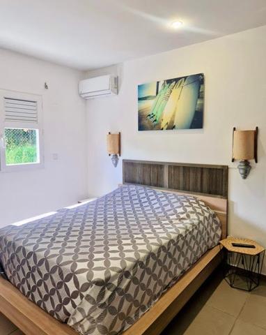 Baie-Mahault (97122) Maison contemporaine haut de gamme avec piscine – Baie-Mahault