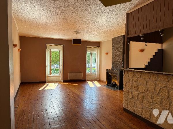 Appartement de type 3  au cœur de Crest avec terrasse .