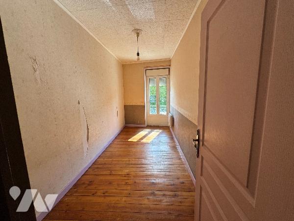 Appartement de type 3  au cœur de Crest avec terrasse .