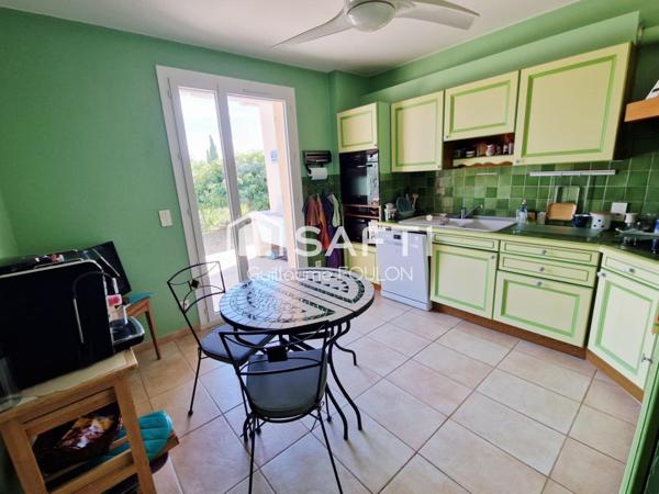 Douceur de vivre en Provence : maison avec vue sur le Luberon