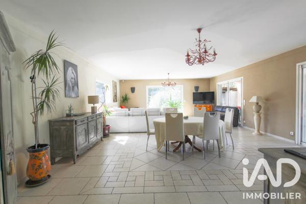 Maison à vendre 8 pièces 264,15 m² Roquebrune-sur-Argens