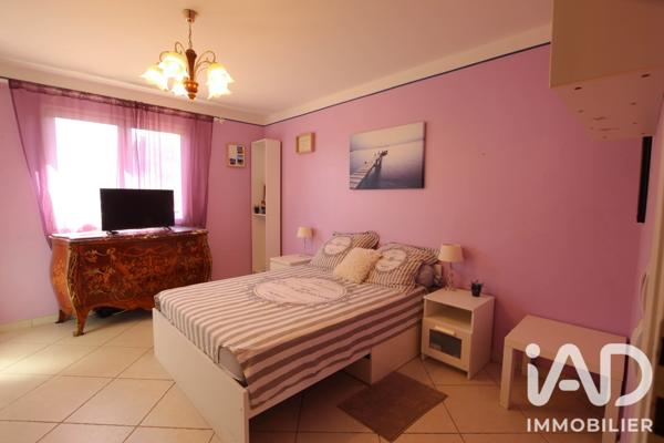 Maison à vendre 8 pièces 264,15 m² Roquebrune-sur-Argens