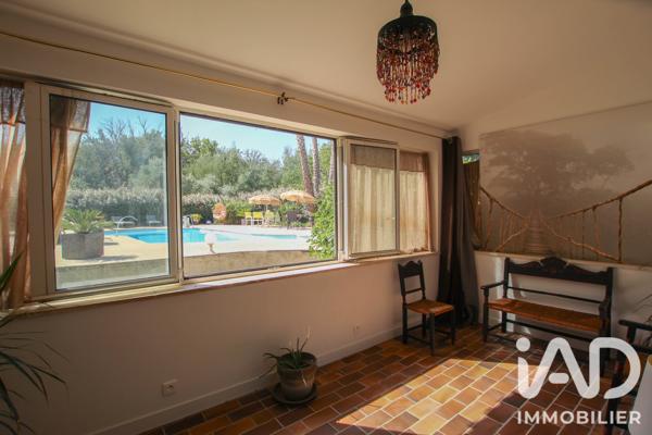 Maison à vendre 8 pièces 264,15 m² Roquebrune-sur-Argens