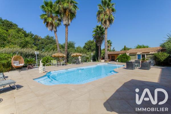 Maison à vendre 8 pièces 264,15 m² Roquebrune-sur-Argens