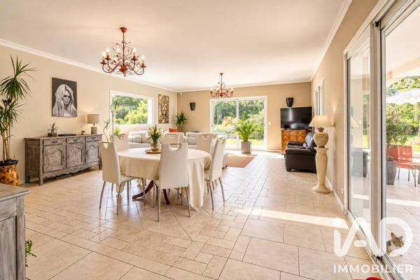 Maison à vendre 8 pièces 264,15 m² Roquebrune-sur-Argens
