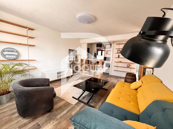 REIMS - LOCATION - Secteur PORT COLBERT / CLAIRMARAIS - Type 3 en dernier étage avec balcon (chauffage et eau compris)