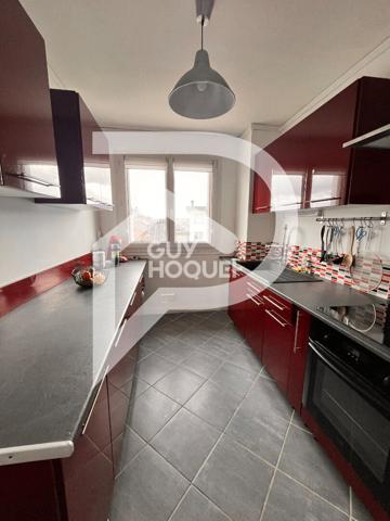 REIMS - LOCATION - Secteur PORT COLBERT / CLAIRMARAIS - Type 3 en dernier étage avec balcon (chauffage et eau compris)