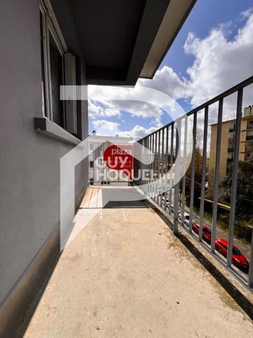 REIMS - LOCATION - Secteur PORT COLBERT / CLAIRMARAIS - Type 3 en dernier étage avec balcon (chauffage et eau compris)