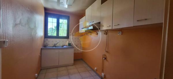 Vente                                                      Maison
                        
                     5 pièces                      75 m2                     à Sinceny