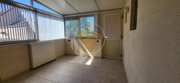 Vente                                                      Maison
                        
                     5 pièces                      75 m2                     à Sinceny