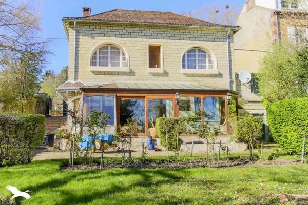 Maison à vendre |                                       Hardricourt |                                        8 pièces  |  180 m²