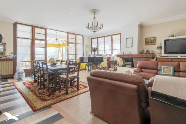 Maison à vendre |                                       Hardricourt |                                        8 pièces  |  180 m²