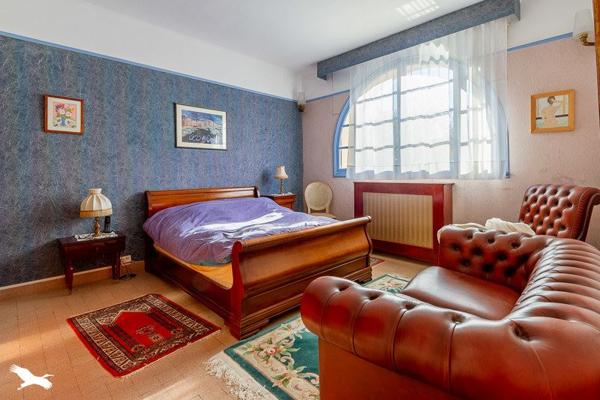 Maison à vendre |                                       Hardricourt |                                        8 pièces  |  180 m²