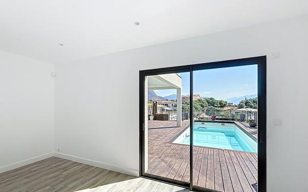 Maison à vendre    5 pièces • 176 m2 Alata