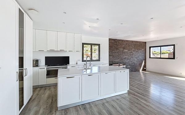 Maison à vendre    5 pièces • 176 m2 Alata