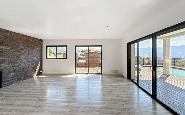 Maison à vendre    5 pièces • 176 m2 Alata