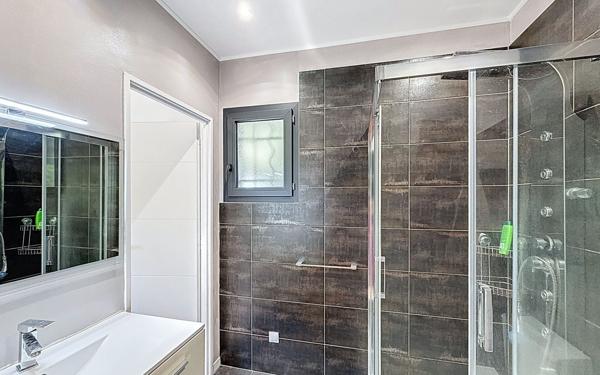 Maison à vendre    5 pièces • 176 m2 Alata