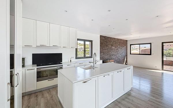 Maison à vendre    5 pièces • 176 m2 Alata