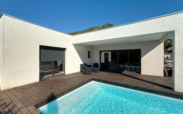 Maison à vendre    5 pièces • 176 m2 Alata