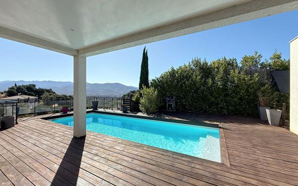 Maison à vendre    5 pièces • 176 m2 Alata