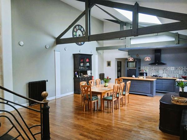 Demeure de prestige  7 pièce(s) 305 m²  jardin piscinable 450 M²