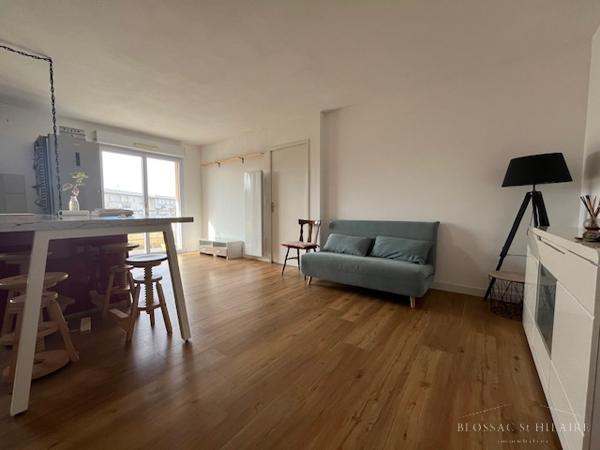 POITIERS T2 bis MEUBLE AVEC PARKING