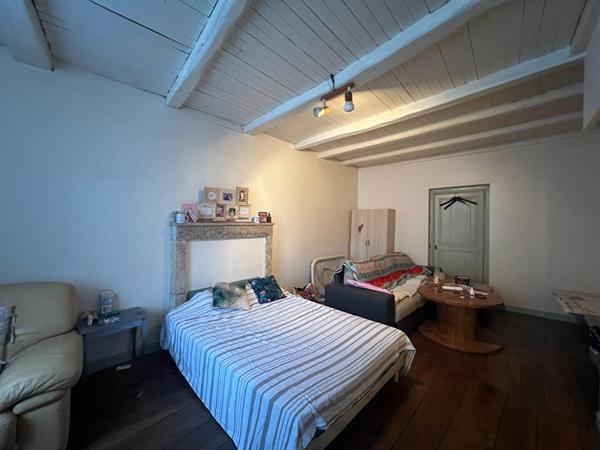 Maison 73m²  Gençay centre