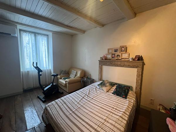 Maison 73m²  Gençay centre