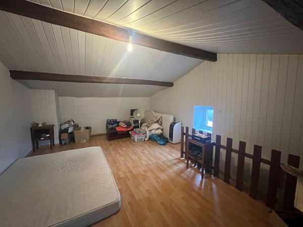 Maison 73m²  Gençay centre