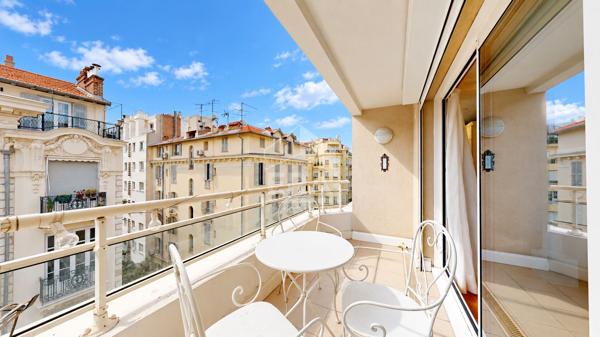 NICE - MUSICIENS : JOLI 3 PIÈCES EN DUPLEX AVEC TERRASSE
