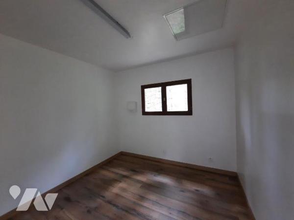 VAILLY-SUR-AISNE : AIRE DE LOISIR SUR TERRAIN DE PLUS D'1 HECTARE

Que vous recherchez un gra...