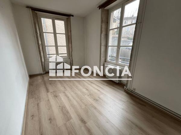 Location Appartement 3 pièces 75 m² - Résidence Du Palais Besancon 25000