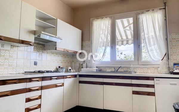 Maison à vendre    9 pièces •  Montluçon